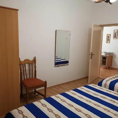 By The Sea Seline, Paklenica - 17955 סטאריגרד-פקלניצה